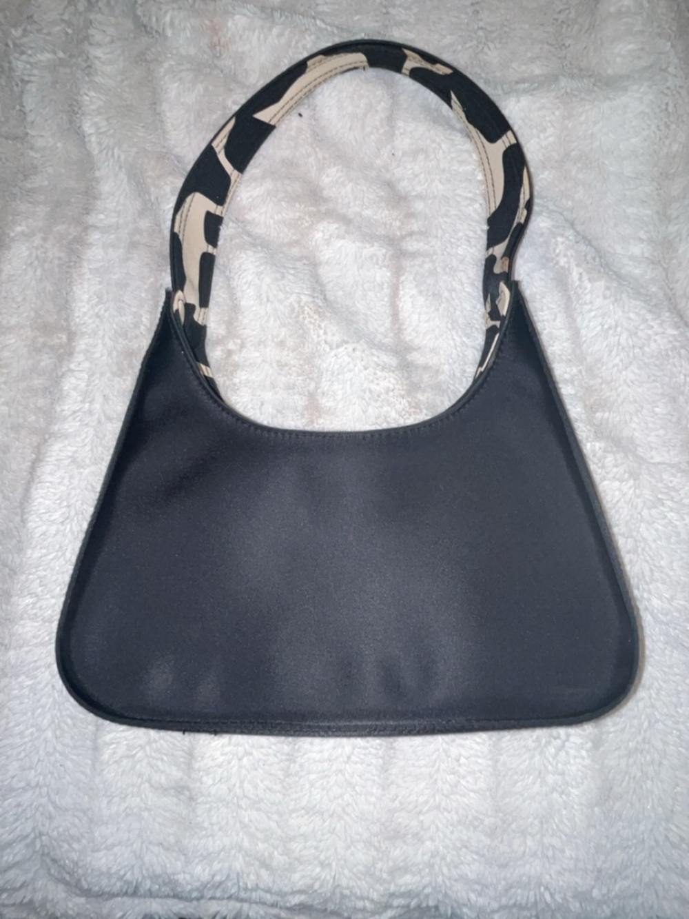 Classic Black Shoulder Bag with Patterned Strap